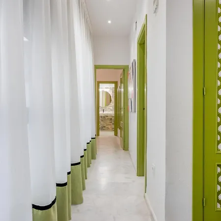 Smartr Sevilla Las Duenas Room photo