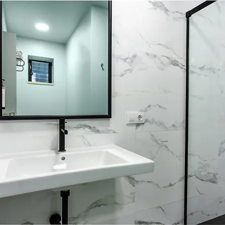 Smartr Sevilla Las Duenas Room photo